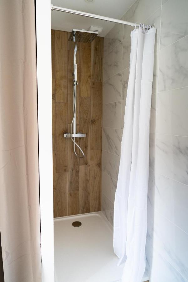 Appartement Cosy Avec Parking Prive A Saumur Bagian luar foto